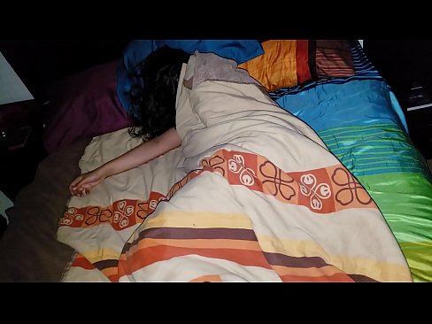 ❤️ Stepson jgħajjar lill-mara żagħżugħa tiegħu waqt li torqod. ❤️ Video anali lilna ❌️❤